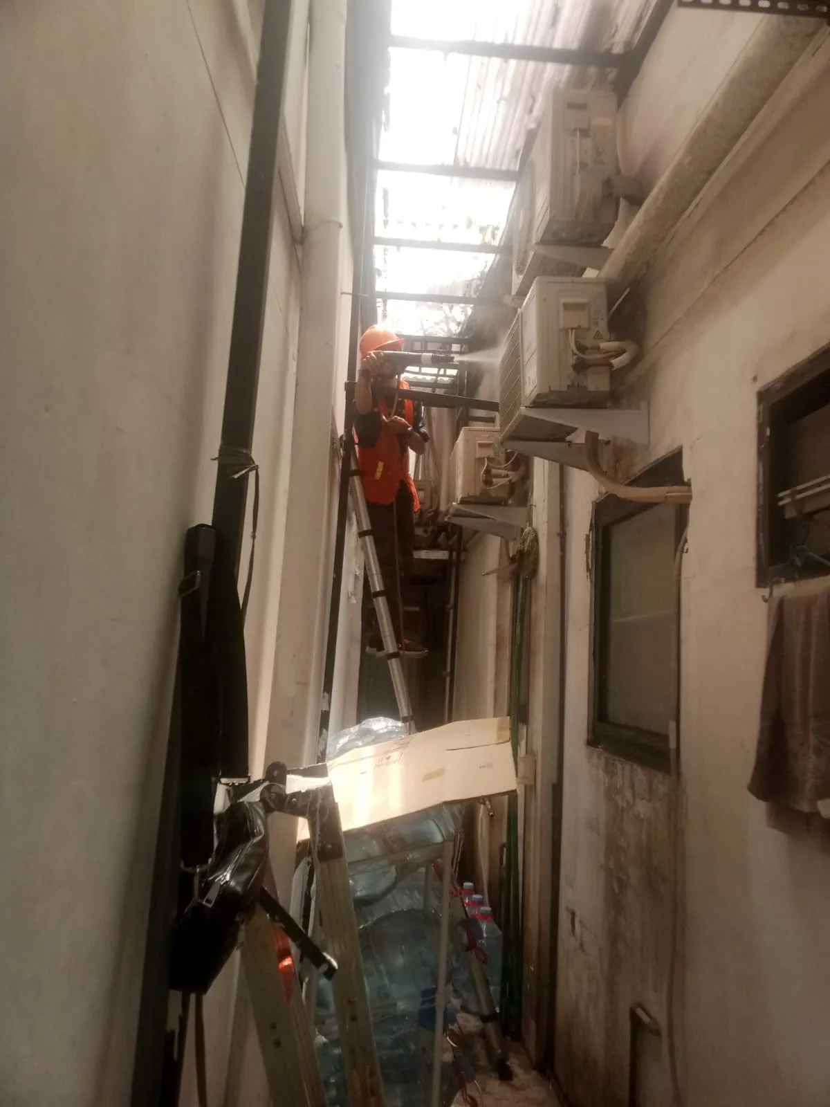 Perawatan berkala gedung klinik