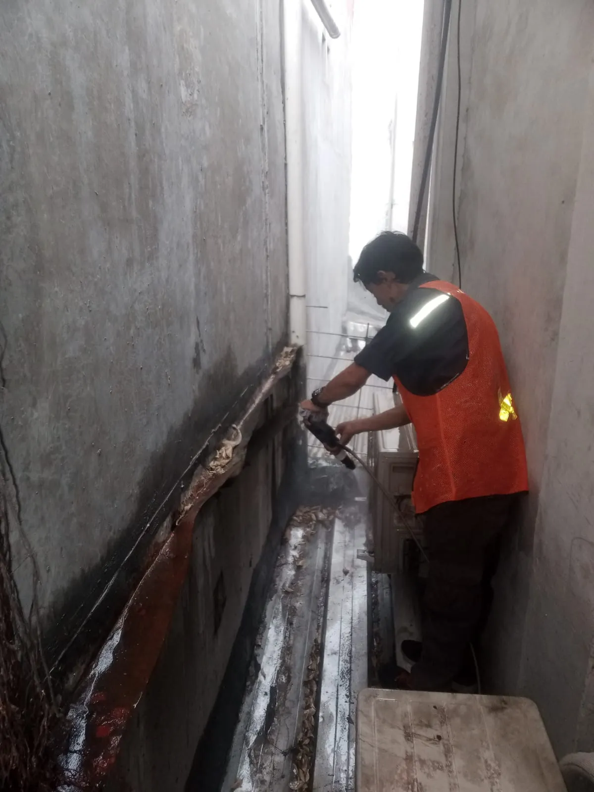 Perawatan berkala gedung klinik